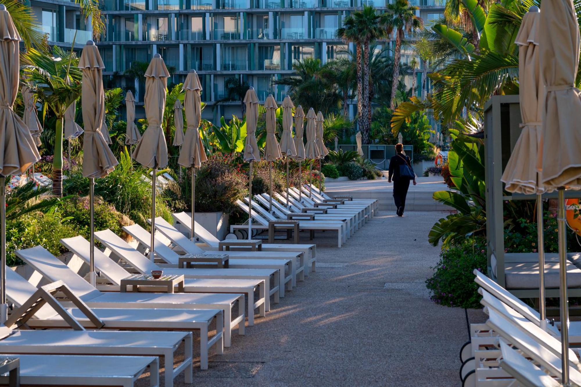 Atzavara Hotel & Spa Santa Susanna Exterior photo The pool at the W South Beach