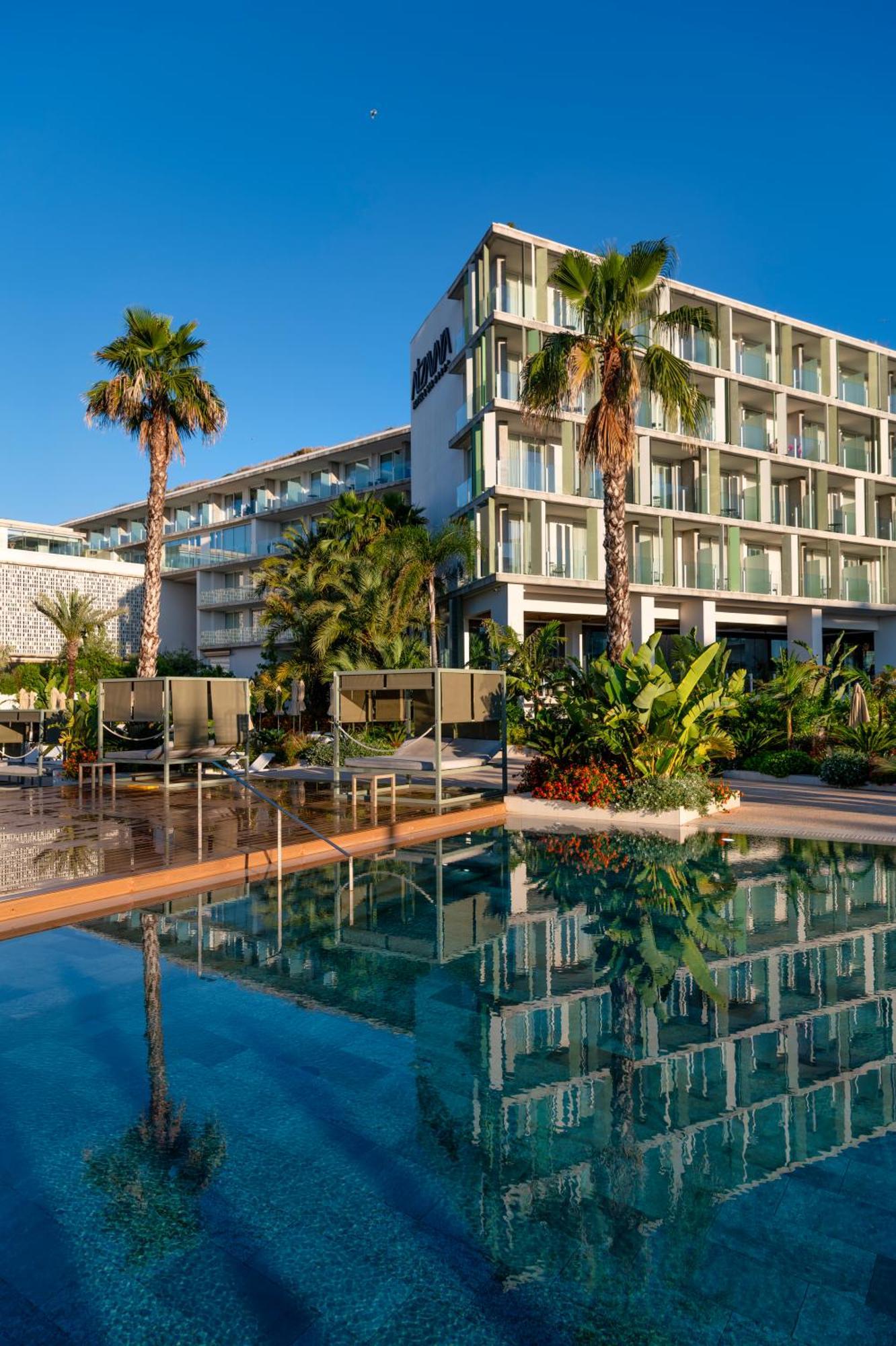 Atzavara Hotel & Spa Santa Susanna Exterior photo The hotel's pool