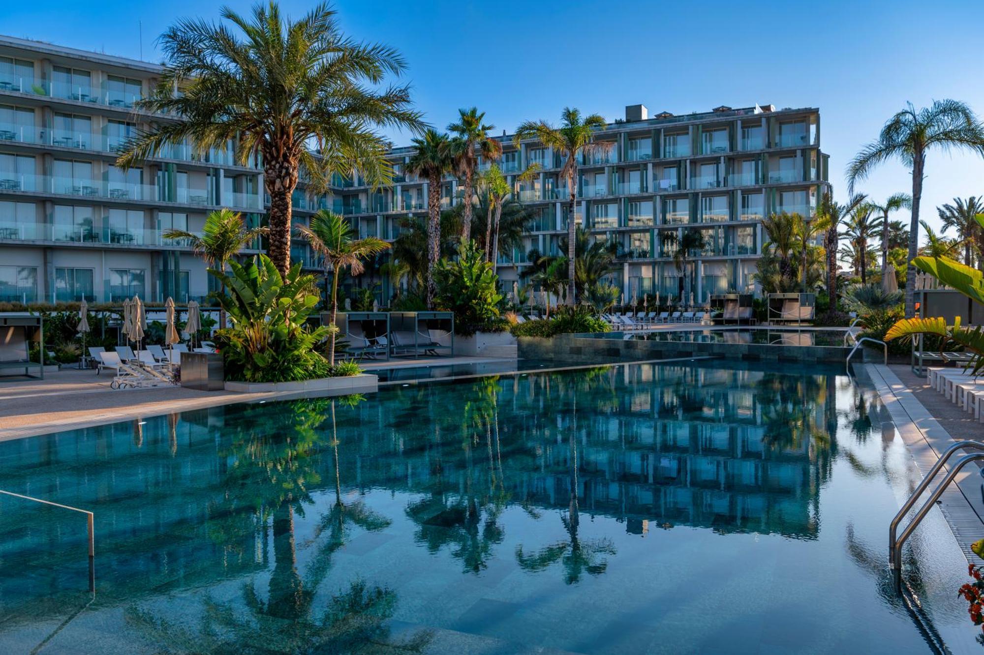 Atzavara Hotel & Spa Santa Susanna Exterior photo The hotel's main pool